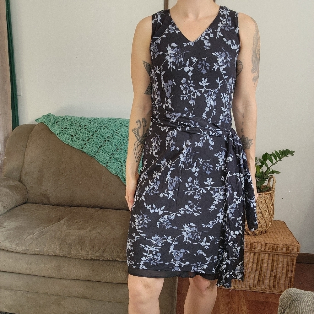 Vintage Casual Corner Silk Floral Sleeveless Knee Length Dress Size 6